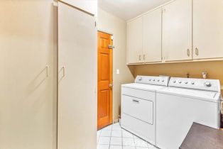 Single Family Residence, 17861 Cathedral pl, Encino, CA 91316 - 25