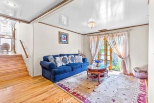 Single Family Residence, 17861 Cathedral pl, Encino, CA 91316 - 4