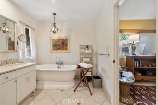 Single Family Residence, 5132 Quakertown ave, Woodland Hills, CA 91364 - 9