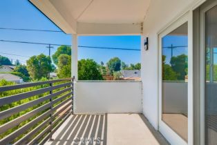 Single Family Residence, 22555 Califa st, Woodland Hills, CA 91367 - 14