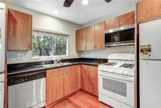 Condominium, 18350 Hatteras st, Tarzana, CA 91356 - 5