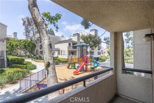 Condominium, 21500 Burbank blvd, Woodland Hills, CA 91367 - 8