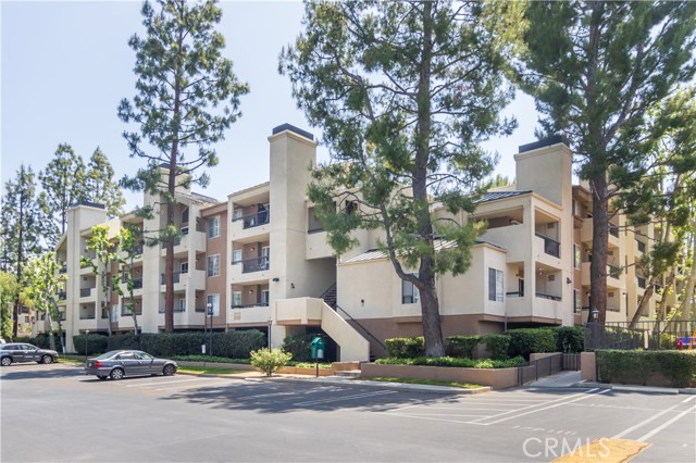 Condominium, 21500 Burbank blvd, Woodland Hills, CA 91367 - 1