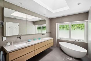 Single Family Residence, 3818 Hollyline ave, Sherman Oaks, CA 91423 - 21