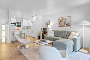 Single Family Residence, 3818 Hollyline ave, Sherman Oaks, CA 91423 - 36