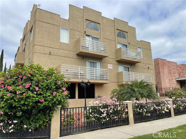 Apartment, 14105 Califa st, Sherman Oaks, CA 91401 - 1