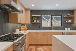 Single Family Residence, 23240 Leonora dr, Woodland Hills, CA 91367 - 10