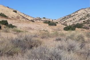 , 87 Crown Hill st, Simi Valley, CA 93063 - 4