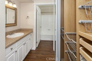 Condominium, 5530 Owensmoutth ave, Woodland Hills, CA 91367 - 8