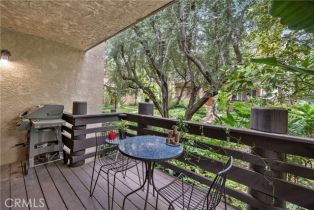 Condominium, 21820 Marylee st, Woodland Hills, CA 91367 - 21