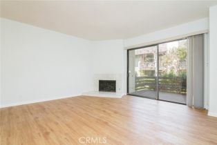 Condominium, 5711 Owensmouth ave, Woodland Hills, CA 91367 - 5