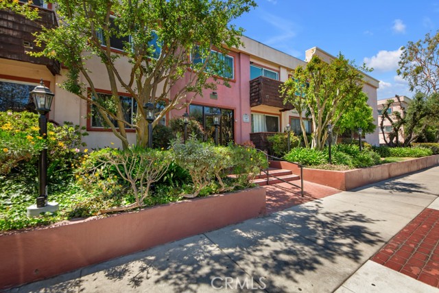 Condominium, 5349 Newcastle ave, Encino, CA 91316 - 1