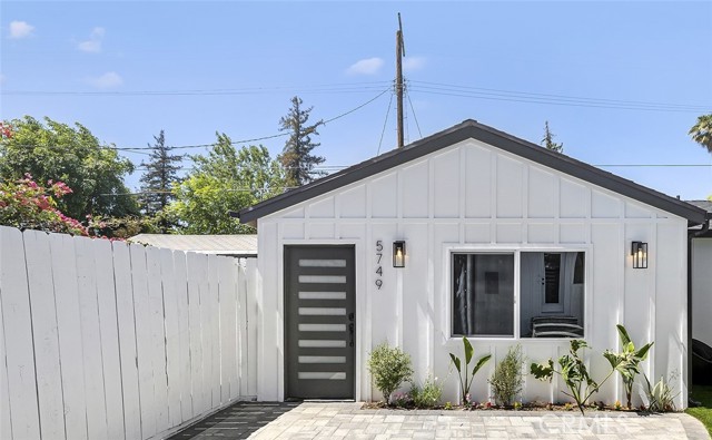 Single Family Residence, 5751 Tobias ave, Sherman Oaks, CA 91411 - 1