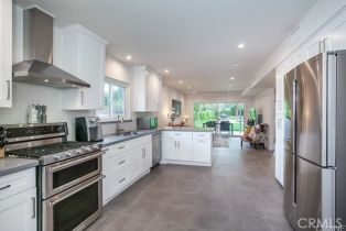 Single Family Residence, 6236 Capistrano ave, Woodland Hills, CA 91367 - 13