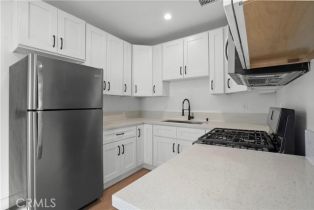 , 5501 Beckford, Tarzana, CA 91436 - 2