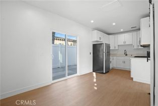 , 5501 Beckford, Tarzana, CA 91436 - 4