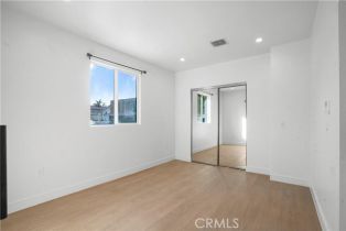 , 5501 Beckford, Tarzana, CA 91436 - 5