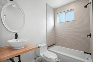 , 5501 Beckford, Tarzana, CA 91436 - 6