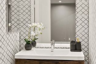 Condominium, 18620 Hatteras street, Tarzana, CA 91356 - 18