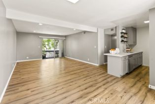 Condominium, 18620 Hatteras street, Tarzana, CA 91356 - 2