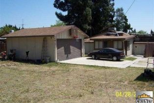 , 16051 Los Alimos st, Granada Hills, CA 91344 - 7
