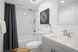 Condominium, 22100 Burbank blvd, Woodland Hills, CA 91367 - 11