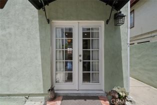 Single Family Residence, 13936 Magnolia blvd, Sherman Oaks, CA 91423 - 5