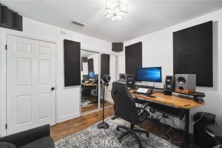 Single Family Residence, 18356 Friar st, Tarzana, CA 91335 - 14