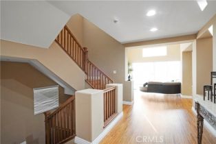 , 5672 Como cir, Woodland Hills, CA 91367 - 5