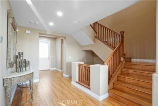 , 5672 Como cir, Woodland Hills, CA 91367 - 6