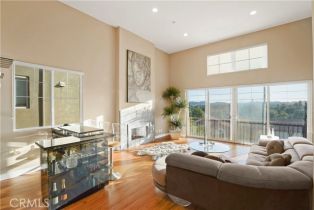 , 5672 Como cir, Woodland Hills, CA 91367 - 7