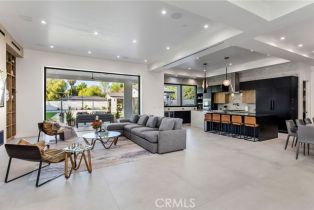 Single Family Residence, 22745 Califa st, Woodland Hills, CA 91367 - 12