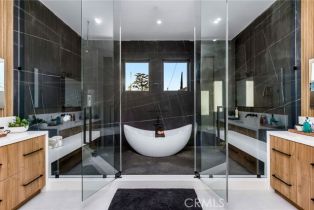 Single Family Residence, 22745 Califa st, Woodland Hills, CA 91367 - 33