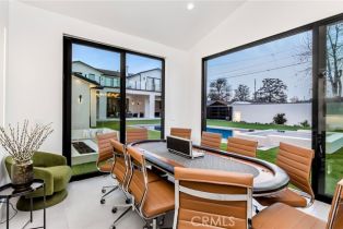 Single Family Residence, 22745 Califa st, Woodland Hills, CA 91367 - 52