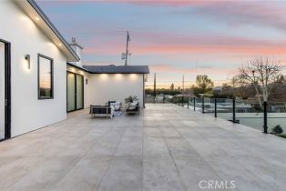 Single Family Residence, 22745 Califa st, Woodland Hills, CA 91367 - 58