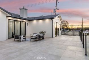 Single Family Residence, 22745 Califa st, Woodland Hills, CA 91367 - 59