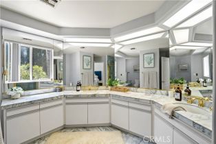 Single Family Residence, 23246 Canzonet st, Woodland Hills, CA 91367 - 14