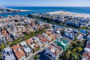 Single Family Residence, 143 Union Jack mall, Marina Del Rey, CA 90292 - 3