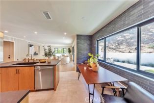 Single Family Residence, 11268 Dona Lola dr, Studio City, CA 91604 - 13