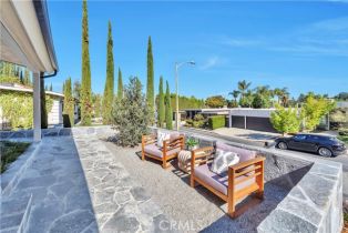 Single Family Residence, 11268 Dona Lola dr, Studio City, CA 91604 - 2