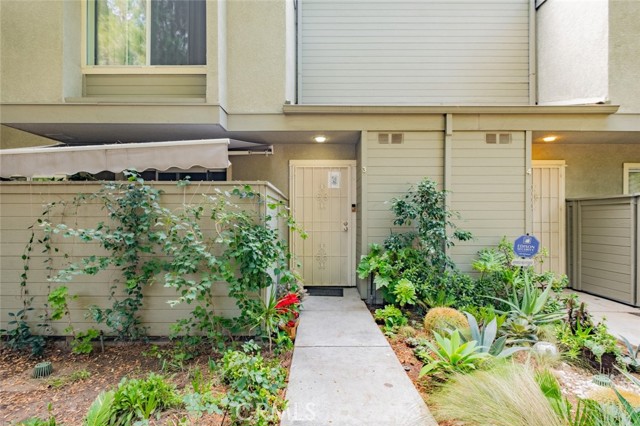 Condominium, 15762 Midwood dr, Granada Hills, CA 91344 - 1