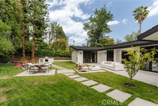 Single Family Residence, 18155 Lake Encino dr, Encino, CA 91316 - 40