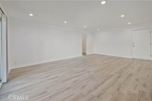 Apartment, 5415 Newcastle ave, Encino, CA 91316 - 3