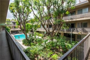 Apartment, 5415 Newcastle ave, Encino, CA 91316 - 16