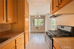 Apartment, 5415 Newcastle ave, Encino, CA 91316 - 2