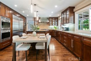 Single Family Residence, 17641 Corinthian dr, Encino, CA 91316 - 11