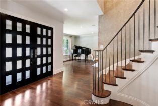 Single Family Residence, 17641 Corinthian dr, Encino, CA 91316 - 5