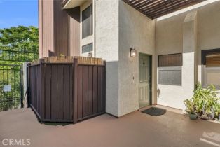 Townhouse, 6323 Reseda blvd, Tarzana, CA 91335 - 2