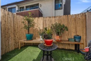 Townhouse, 6323 Reseda blvd, Tarzana, CA 91335 - 5