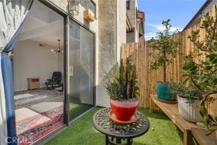 Townhouse, 6323 Reseda blvd, Tarzana, CA 91335 - 6